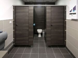 Chỉ với các vách ngăn nhà vệ sinh thì công trình hiện đại hơn