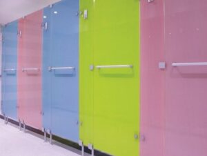 Vách ngăn vệ sinh làm từ chất liệu laminate