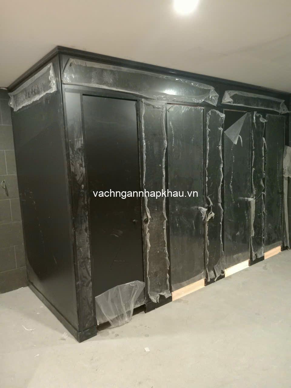 Mẫu vách ngăn vệ sinh Compact HPL đẹp, bền và hiện đại